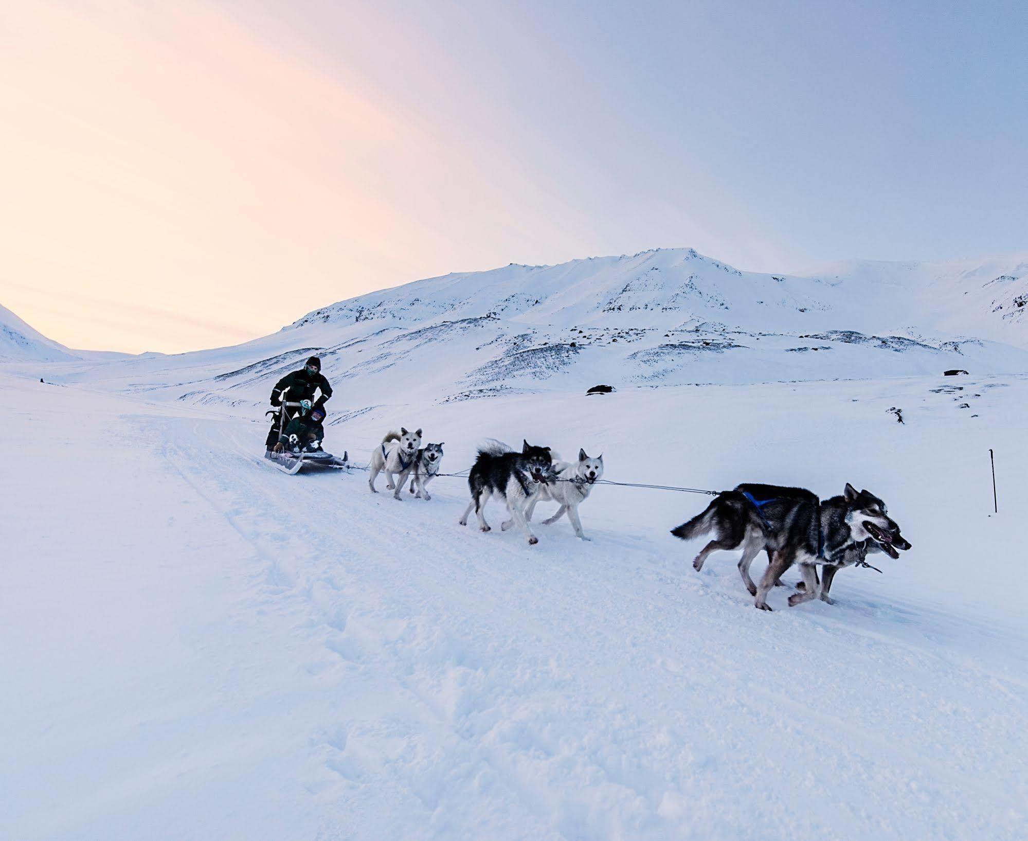 Coal Miners' Cabins Longyearbyen Esterno foto